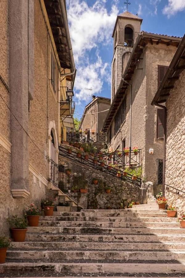 Hotel L'Oliveto Cineto Romano Exterior foto